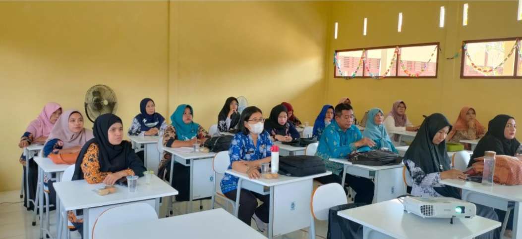 Kadisdikbud Kubu Raya Ajak Guru Menanjakan Literasi Bercerita