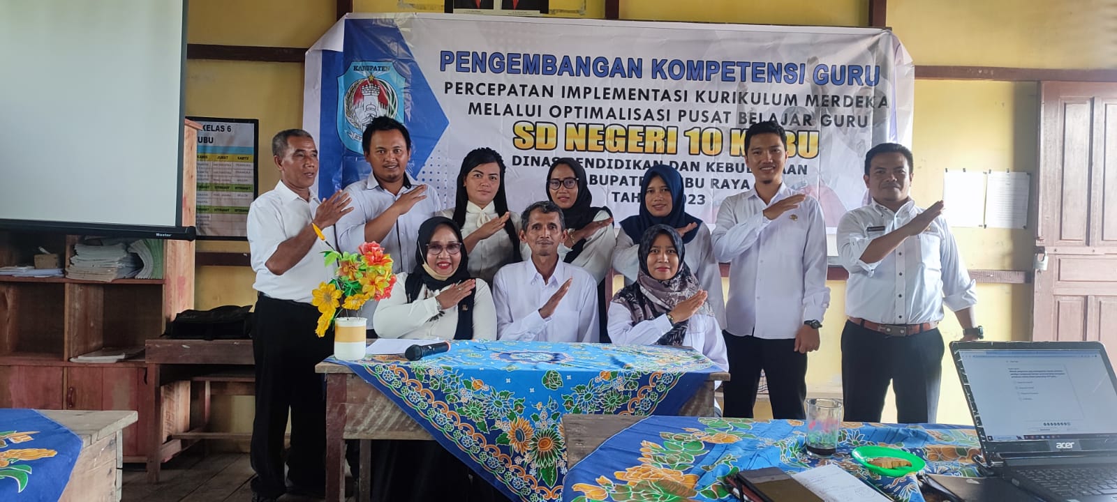 GURU INTI DAN GURU PENGGERAK KUBU RAYA LAKUKAN PENDAMPINGAN IKM