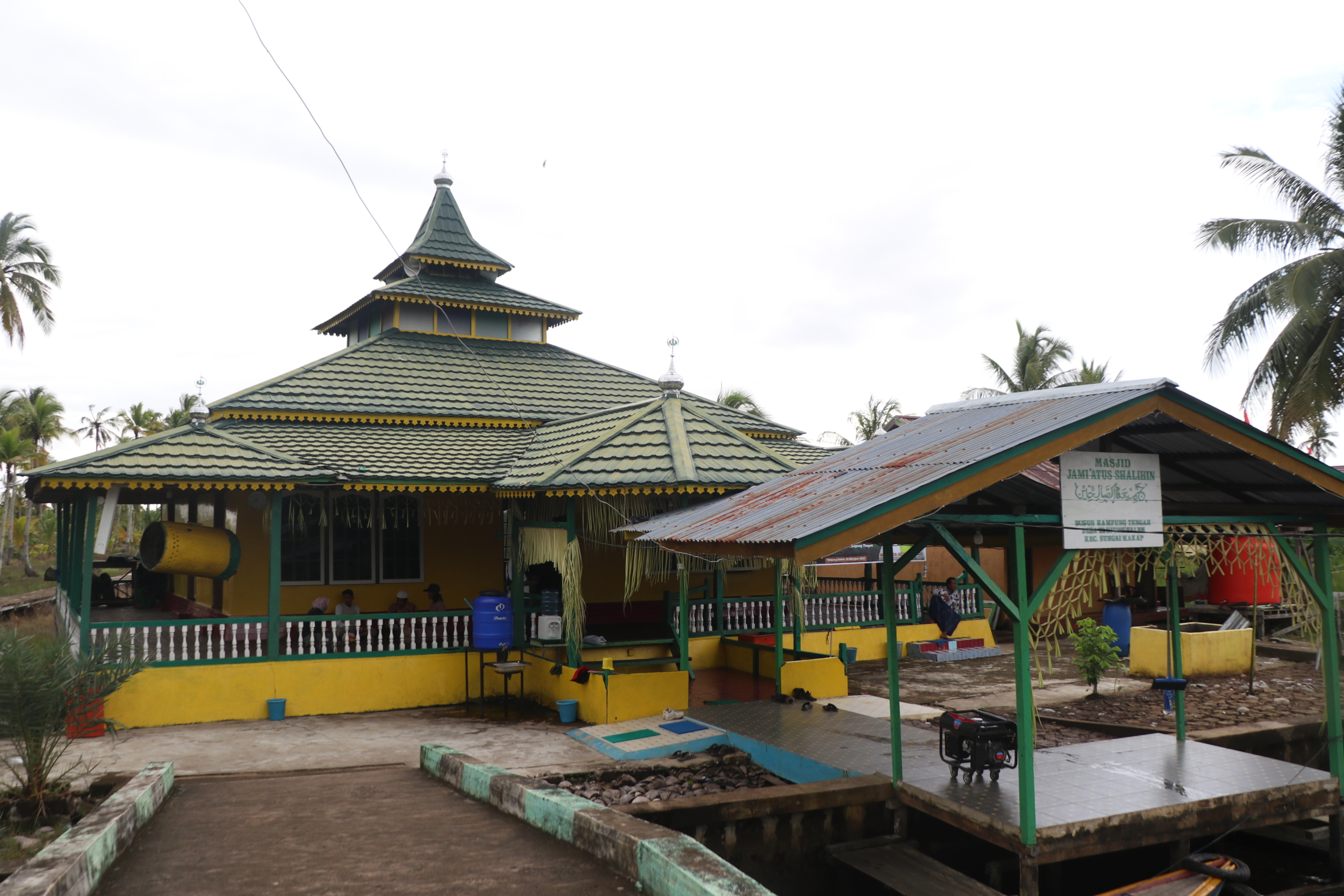 MASJID JAMI’ATUS SHOLIHIN
